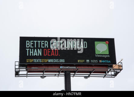 San Paolo, Minnesota. Anti-texting billboard. Foto Stock