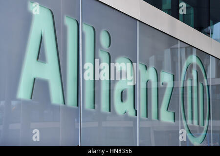 Unterfoehring, Germania. 08 Nov, 2016. Logo - Allianz Insurance Company a Monaco di Baviera, Germania, 8 Novembre 2016 | Utilizzo di credito in tutto il mondo: dpa/Alamy Live News Foto Stock