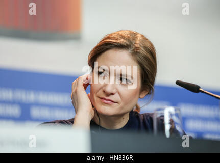 Berlino, Germania. Il 9 febbraio, 2017. Membro della giuria per la 67th Berlinale Festival Internazionale del Film, attrice tedesca Julia Jentsch assiste una pressa conferecne a Berlino, capitale della Germania, nel febbraio 9, 2017. Credito: Shan Yuqi/Xinhua/Alamy Live News Foto Stock