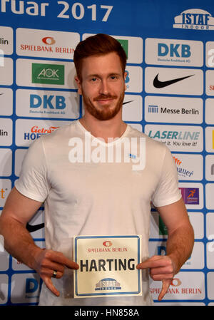 Berlino, Germania. 09Feb, 2017. Il tedesco discus thrower Christoph Harting nel corso di una conferenza stampa tenutasi a Berlino, Germania, 09 febbraio 2017. Foto: Bernd Settnik/dpa-Zentralbild/dpa/Alamy Live News Foto Stock
