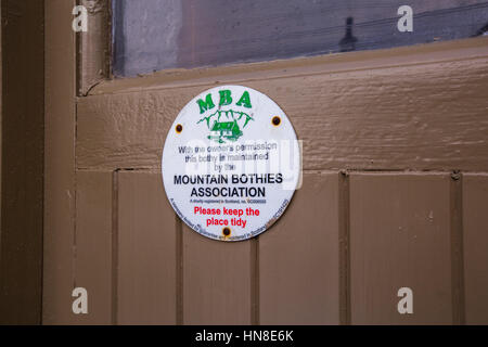 Montagna Associazione Bothies segno su Gelder Shiel mountain bothy sulla Balmoral tenuta vicino a Ballater, Aberdeenshire, Scotland, Regno Unito Foto Stock