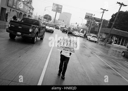 Manifestazioni a Tijuana, Messico - 09/01/2017 - Messico / Baja California / Tijuana - Dimostrazioni in Tijuana, Messico popolo dimostrano circa un aumento di prezzi degli idrocarburi. - Alexandre Afonso / Le Pictorium Foto Stock