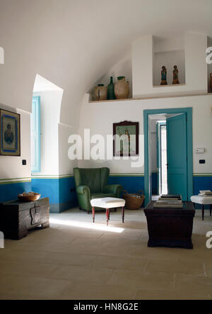 Tipico agriturismo villa denominata masseria a Tricase town, Puglia, Italia: vista del soggiorno Foto Stock