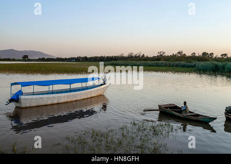 Trasporto in barca, Lago Ziway, Etiopia Foto Stock