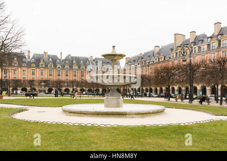 Place des Vosges, quartiere di Le Marais, Paris, Francia, Europa Foto Stock