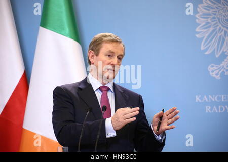 Il Primer Beata Szydlo detenute joint press briefing con il Primo Ministro irlandese Enda Kenny in Varsavia. (Foto di Jakob Ratz/Pacific Stampa) Foto Stock