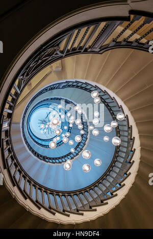 Il birraio Staircase-Heal's department store,Londra,Inghilterra Foto Stock