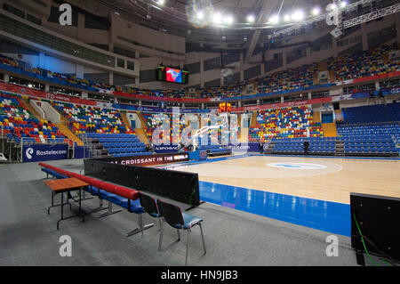 Mosca, Russia - 27 gennaio 2017: interno dello Sport Arena Megasport appena prima del gioco del basket CSKA vs Anadolu Efes sul campionato regolare di Eurolega il 27 gennaio 2017, a Mosca, in Russia. Il CSKA ha vinto 80:77 Foto Stock