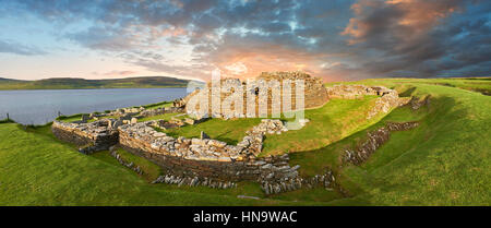 Il Broch di Gurness è un raro esempio di un ben conservato borgo broch (500 a 200BC), Orkney Island, Scozia. Foto Stock