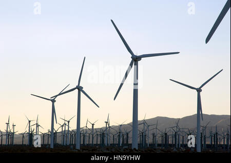 Mulini a vento in Palm Desert vicino a Palm Springs, California Foto Stock