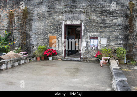 Le mura della città vecchia e il cancello di Shui Tau Tsuen village, Hong Kong Foto Stock