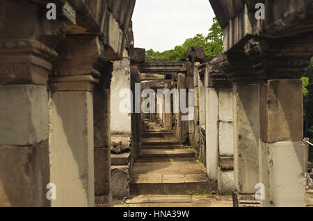 Superiore e terza galleria di Baphuon tempio. Angkor, Cambogia Foto Stock