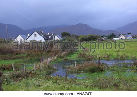 L'Irlanda in tutta la sua bellezza su una bella giornata in Kerry Foto Stock