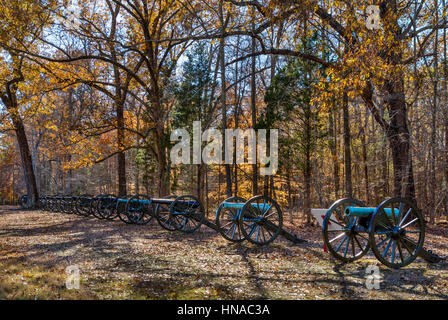 Shiloh National Military Park, Tennessee, Stati Uniti d'America. Ruggles batteria, un esercito confederato emplacement di pistole durante la battaglia di Shiloh. Foto Stock