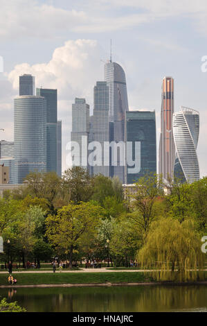 Mosca, Russia - 03 Maggio 2016 - grattacieli del Moscow International Business Center. MIBC include 6 grattacieli con altezza massima di 300 metri Foto Stock