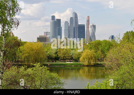 Mosca, Russia - 03 Maggio 2016 - grattacieli del Moscow International Business Center. MIBC include 6 grattacieli con altezza massima di 300 metri Foto Stock