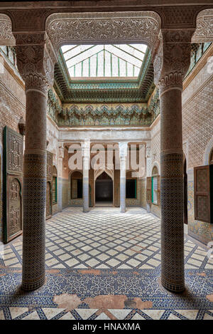 Vista interna con forte decorazione della Kasbah di Telouet, Marocco Foto Stock
