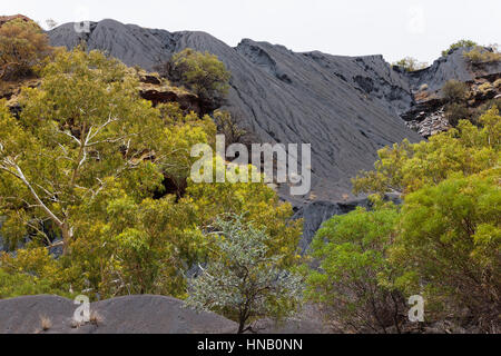 Amianto dump del recupero, Witenoom, Pilbara, Western Australia. Foto Stock