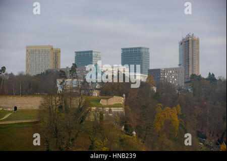 Lussemburgo 17.11.2008, vista di Luxembourg Kirchberg, amministrazione europea edificio e Vauban fortificazione del Foto Stock