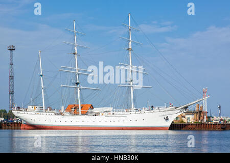 Stralsund, Germania - 23 Settembre 2016: Museo nave Gorch Fock I presso il porto di Stralsund. I tre-mast barca fu costruito come scuola di navi per il Foto Stock