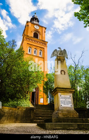 Memorial nella parte anteriore della chiesa parrocchiale di Buckow, Brandeburgo, Germania Foto Stock