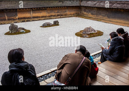 Giardino Zen nel tempio di Ryoanji,UNESCO - Sito Patrimonio dell'umanità,Kyoto, Giappone Foto Stock