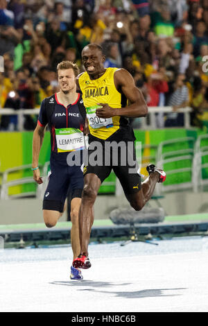 Rio de Janeiro, Brasile. Il 18 agosto 2016. Usain Bolt (JAM) vince la medaglia d'oro in Uomini 200m al 2016 Olimpiadi estive. ©Paul J. Sutton/NCP P Foto Stock