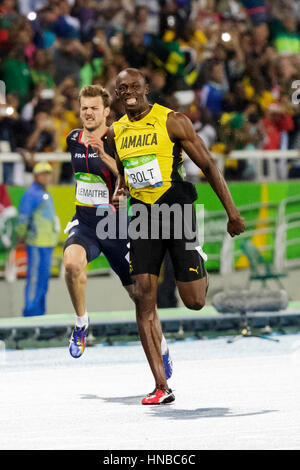 Rio de Janeiro, Brasile. Il 18 agosto 2016. Usain Bolt (JAM) vince la medaglia d'oro in Uomini 200m al 2016 Olimpiadi estive. ©Paul J. Sutton/NCP P Foto Stock