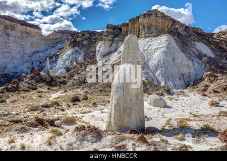 Bianco arenaria formazione nel sud dello Utah, in corrispondenza del bordo della grande scalinata escalante monumento nazionale, chiamato il fantasma Foto Stock