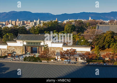 Skyline, il castello di Nijo,UNESCO - Sito Patrimonio dell'umanità,Kyoto, Giappone. Foto Stock