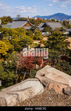 Skyline, il castello di Nijo,UNESCO - Sito Patrimonio dell'umanità,Kyoto, Giappone. Foto Stock