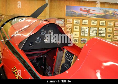La Travel Air Type R fu costruita in segreto, ed era un progetto radicale per l'uso nel panorama delle corse aeree statunitensi. Foto Stock