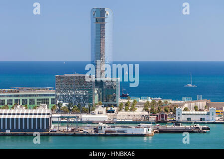 Vista del Hotel W dal Montjuic a Barcellona, Spagna. Foto Stock