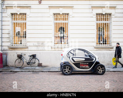 I veicoli intelligenti per il centro città zona limitata, Parma, Italia Foto Stock