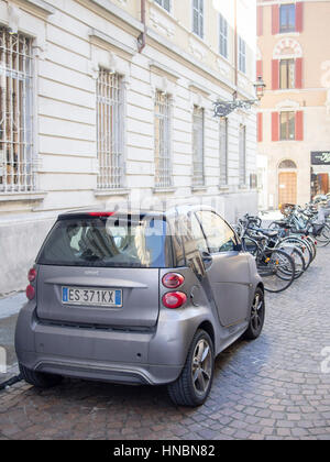 I veicoli intelligenti per il centro città zona limitata, Parma, Italia Foto Stock