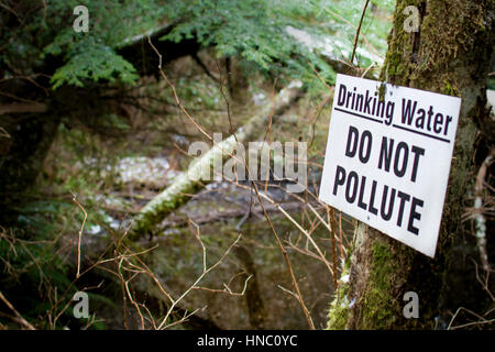 Non inquinano sign in acqua potabile serbatoio Foto Stock