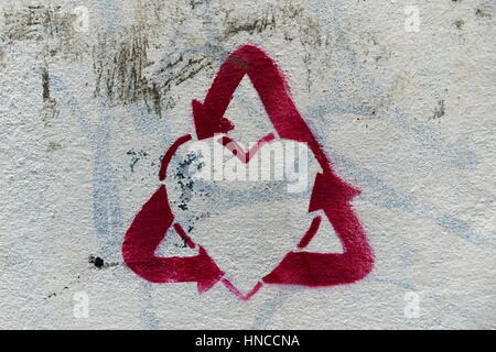 Bristol, Regno Unito. Xi Febbraio, 2017. Un arte di strada pezzo da parte di un artista non identificato è visto su una parete di un edificio in Stokes Croft area. Alcuni Bristol basati gli artisti di strada sono state nel corso dei colloqui con il Consiglio a designare gli spazi giuridici per la street art e graffiti in scia a Bristol sindaco di pulire le strade della campagna. Credito: 1000 parole/Alamy Live News. Foto Stock