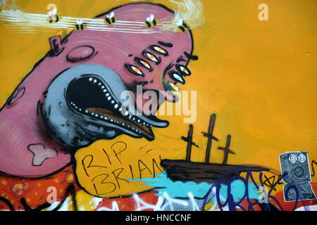 Bristol, Regno Unito. Xi Febbraio, 2017. Arte di strada da un artista non identificato è visto su una parete di un edificio in Stokes Croft area. Alcuni Bristol basati gli artisti di strada sono state nel corso dei colloqui con il Consiglio a designare gli spazi giuridici per la street art e graffiti in scia a Bristol sindaco di pulire le strade della campagna. Credito: 1000 parole/Alamy Live News. Foto Stock