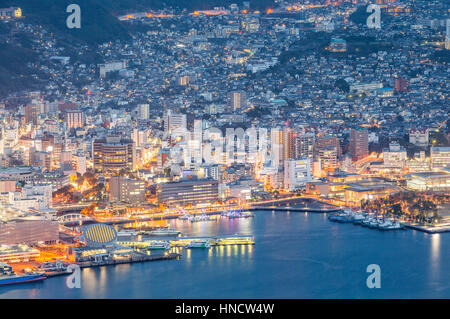 Panorama, panoramica, townscape, Porto, a Nagasaki, in Giappone. Foto Stock