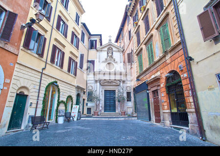 Roma, Italia - 8 Gennaio 2017: Vista della facciata di Santa Barbara dei Librai Basilica situata in Largo dei Librai, Roma, Campo de' Fiori distretto. Foto Stock