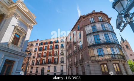 Lo stile Romano del Museo di Prado Cason del Buen Retiro accanto al vecchio generale architettura europea, in-City Apartments, Madrid. Foto Stock