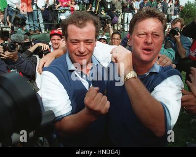 IAN WOOSNAM & Costantino Rocca la RYDER CUP ROCHESTER NEW YORK 26 Settembre 1995 Foto Stock