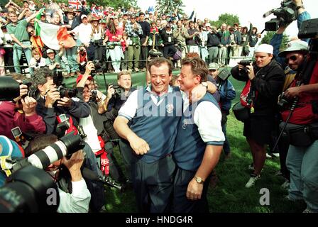 IAN WOOSNAM & Costantino Rocca la RYDER CUP ROCHESTER NEW YORK 26 Settembre 1995 Foto Stock