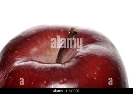 Close-up di apple rosso su sfondo bianco Foto Stock