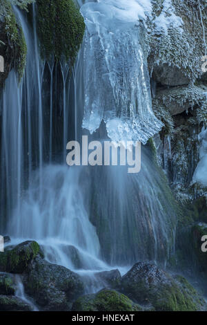 Cascata, parzialmente congelato, Bärenschützklamm, Mixnitz, Stiria, Austria Foto Stock