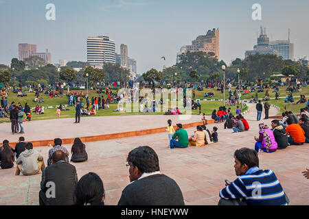 Urbano, paesaggio, paesaggio, townscape, panorama, panoramica, persone rilassante, parco di Connaught Place, Delhi, India Foto Stock
