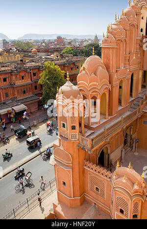 Siredeori bazar, dall'Hawa Mahal (palazzo dei venti o venti palace). Jaipur. Rajasthan, India Foto Stock