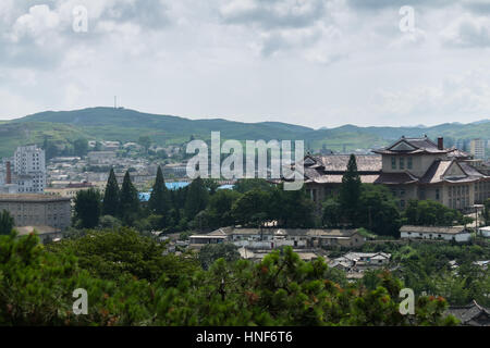 Vista della città di Kaesong, Corea del Nord Foto Stock