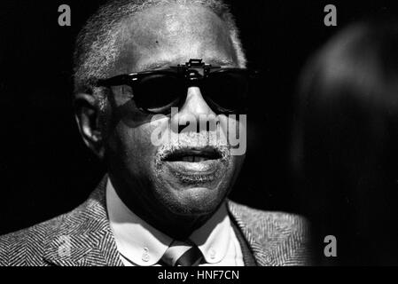 Roy Eldridge durante una sessione in New York City presso la vigna Theatre nel 1985 Foto Stock