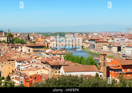 Splendide vedute del paesaggio urbano di Firenze in background Ponte Vecchio in Italia, Europa Foto Stock